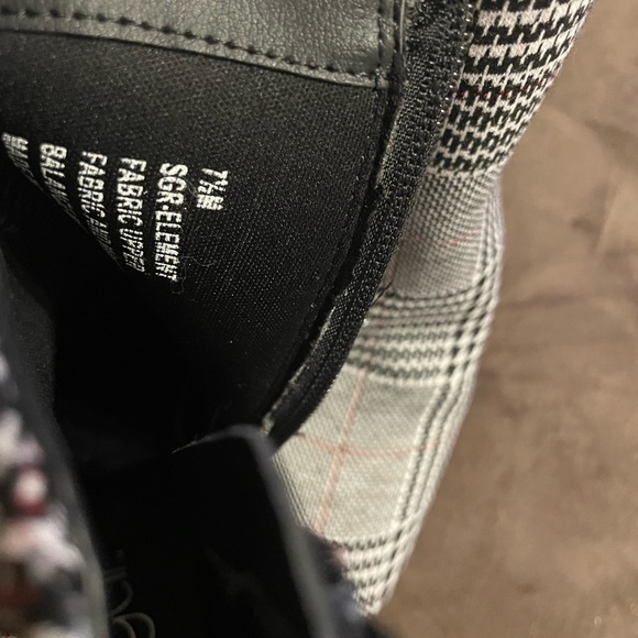 Plaid booties - Picture 2 of 3